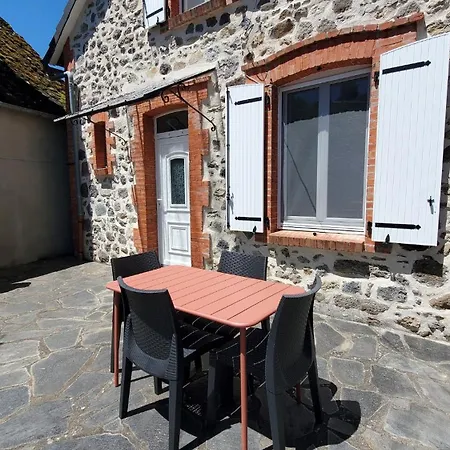 Les Gorges De La Maronne A Pleaux-terrasse Privee *